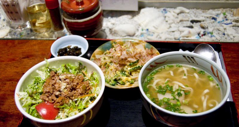 bữa ăn hàng ngày của người Okinawa